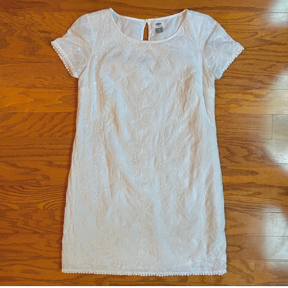 Old Navy textured  Womans white XS lined dress